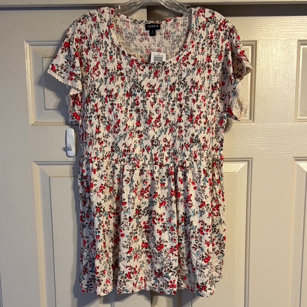 Torrid Floral Print Women's Top - Red and cream